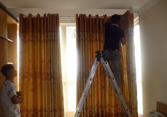 Rèm cửa được thi công vô cùng tỉ mỉ và tinh tế dù là với những không gian khó làm